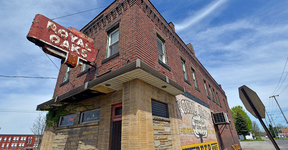 Royal Oaks Bar & Grill