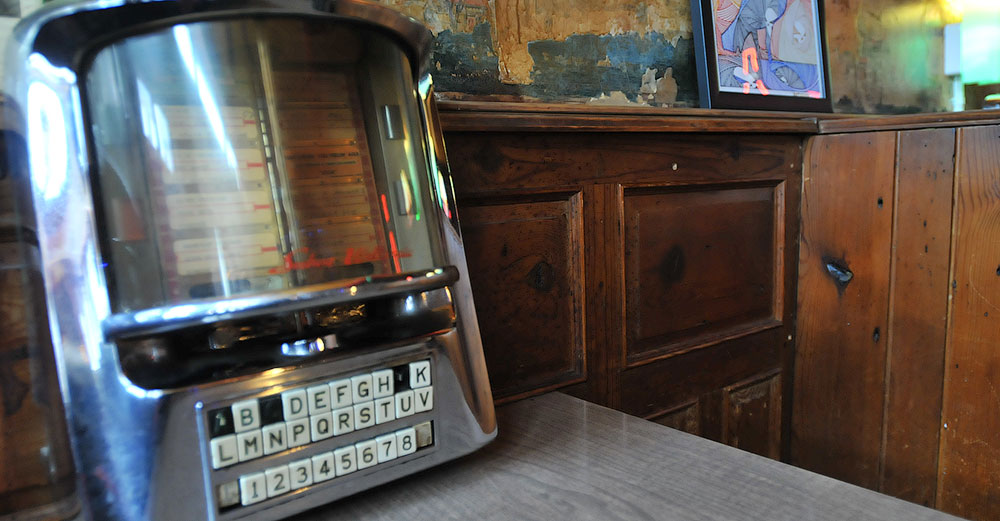 Raven Bar & Grill