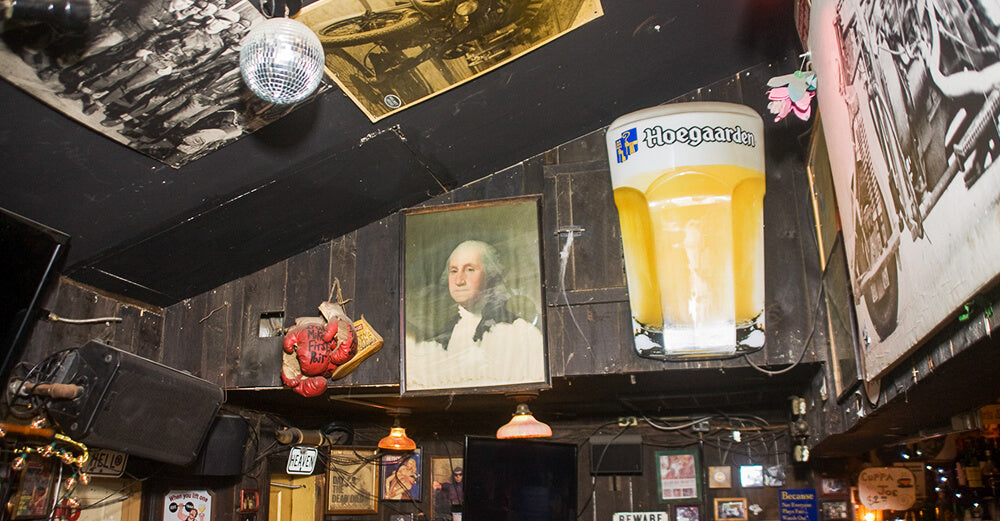 Charlie O's World Famous Bar decoration