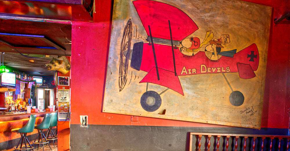 Air Devil's Inn – Dive Bar Shirt Club