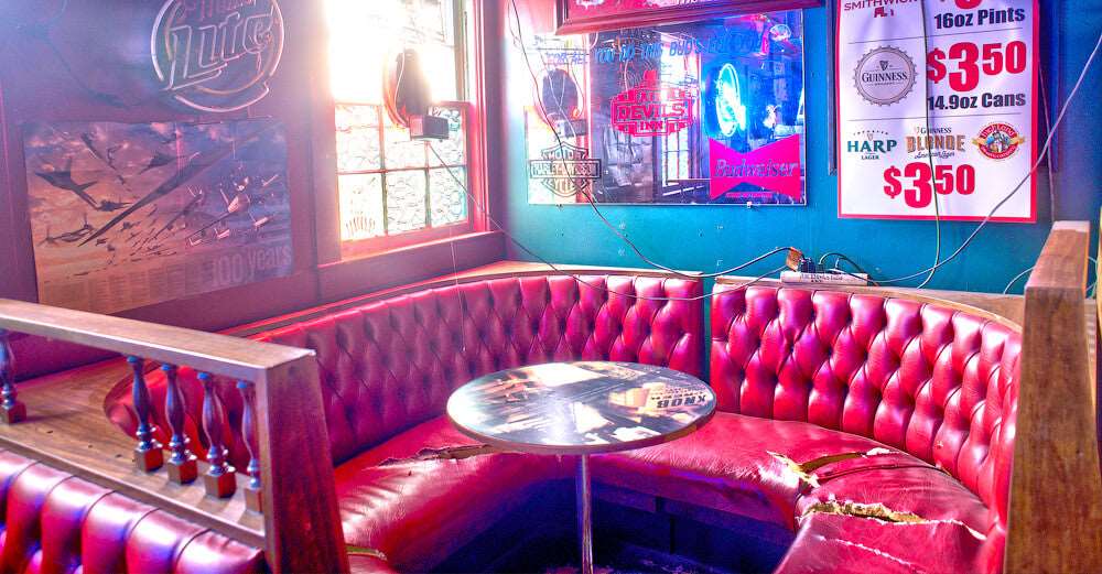 Air Devil's Inn – Dive Bar Shirt Club